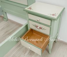 comodino-3-cassetti-legno-laccato-decoro-floreale-04